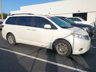 2017 Toyota Sienna XLE
