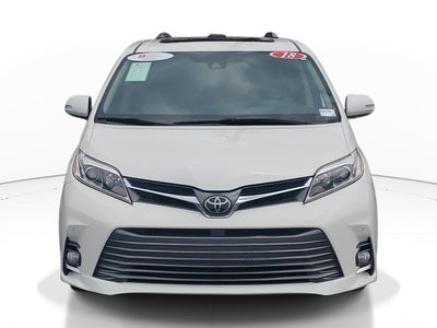2018 Toyota Sienna XLE Auto Access Seat