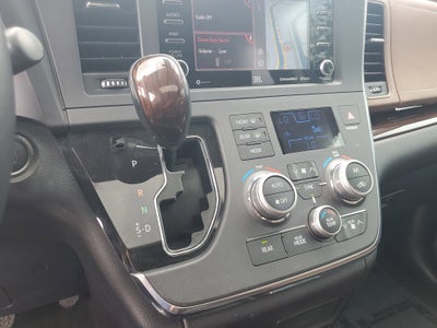 2018 Toyota Sienna XLE Auto Access Seat