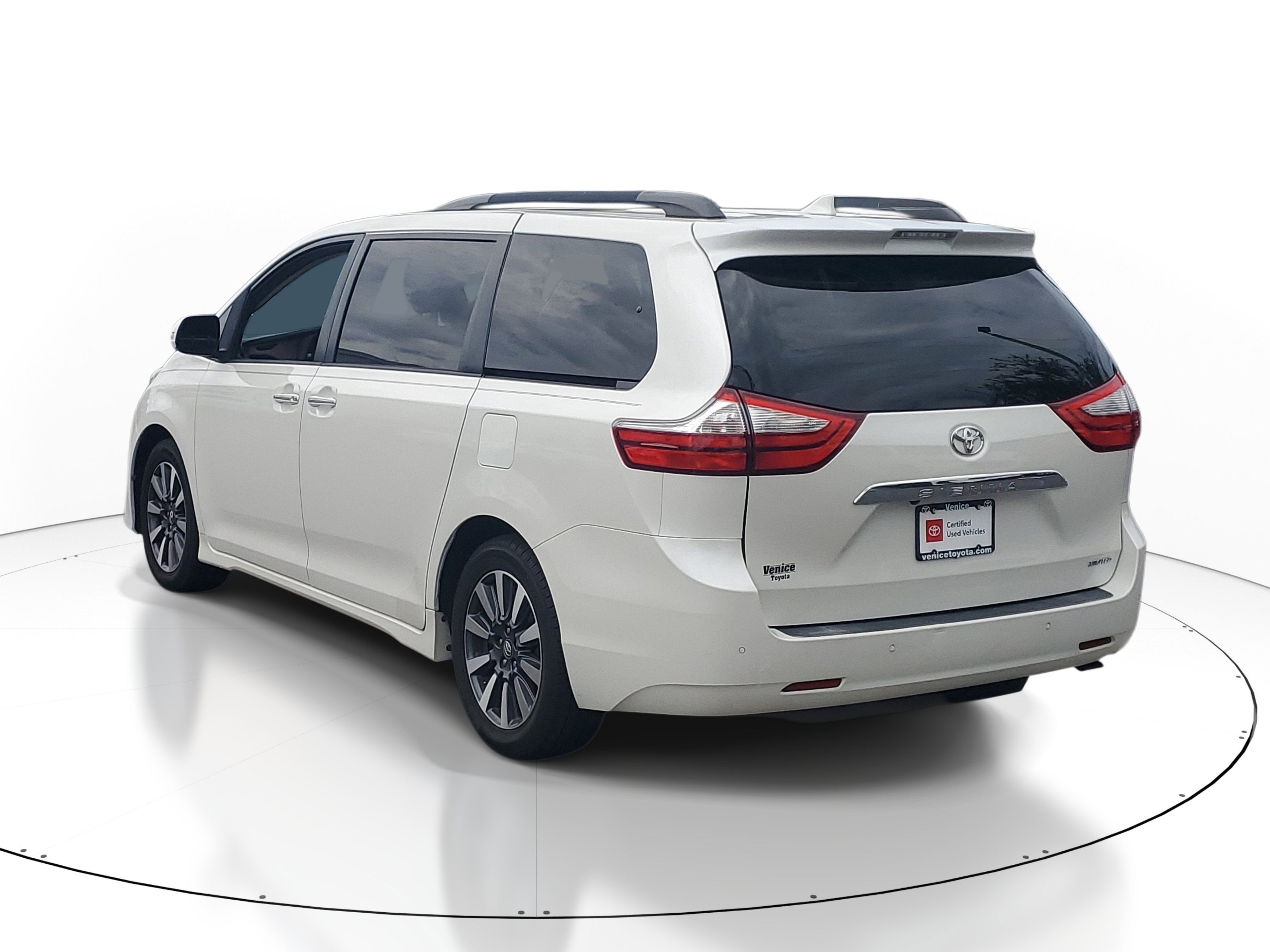 2018 Toyota Sienna XLE Auto Access Seat