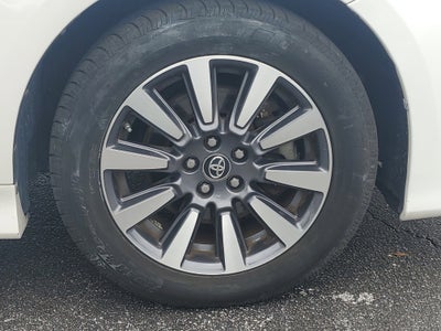 2018 Toyota Sienna XLE Auto Access Seat