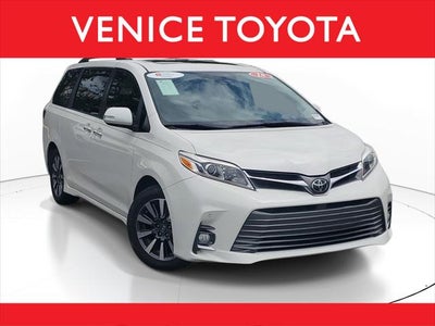 2018 Toyota Sienna XLE Auto Access Seat