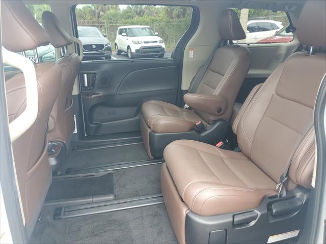 2018 Toyota Sienna XLE Auto Access Seat