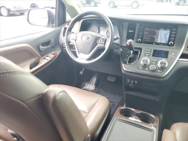 2018 Toyota Sienna XLE Auto Access Seat
