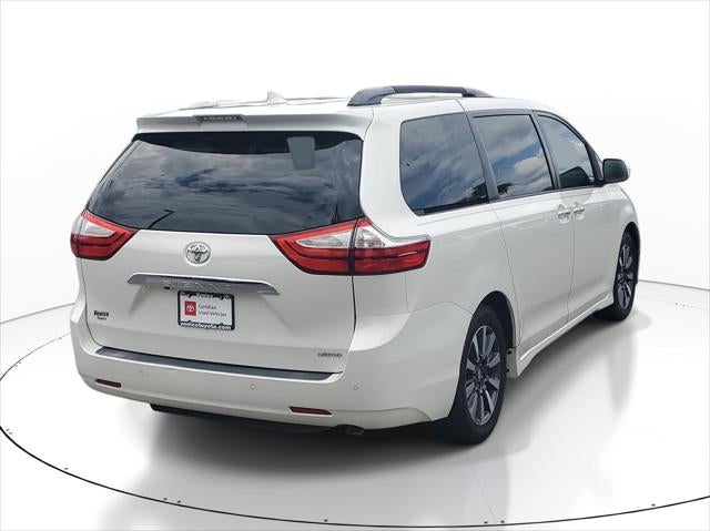 2018 Toyota Sienna XLE Auto Access Seat