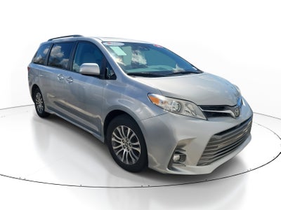 2020 Toyota Sienna XLE Auto Access Seat