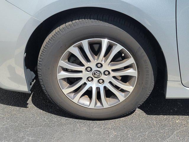 2020 Toyota Sienna XLE Auto Access Seat