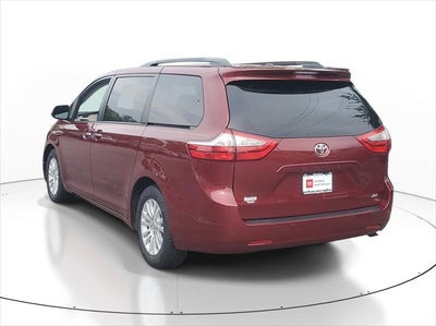 2017 Toyota Sienna XLE Auto Access Seat