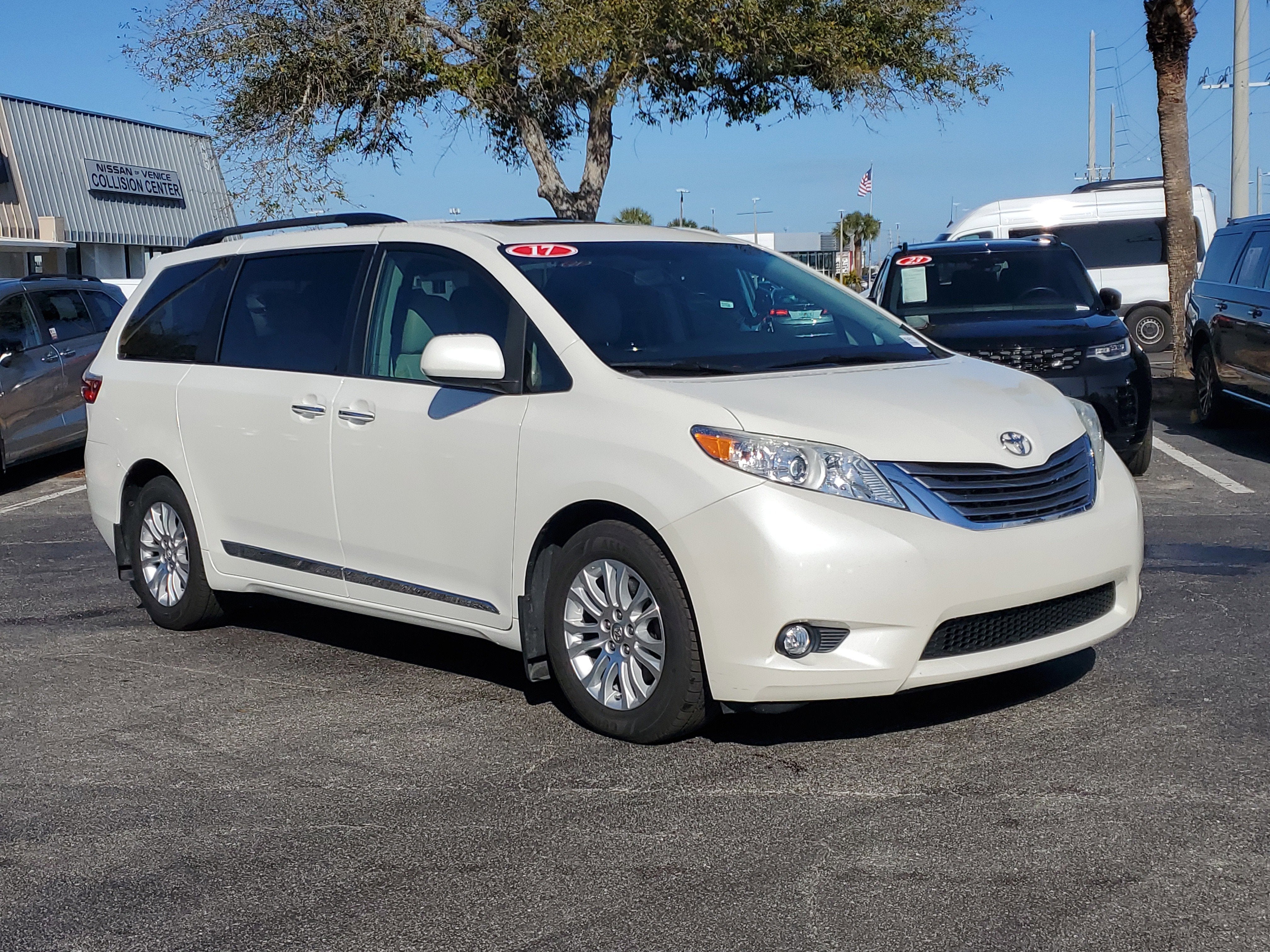 2017 Toyota Sienna XLE