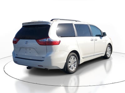 2017 Toyota Sienna XLE