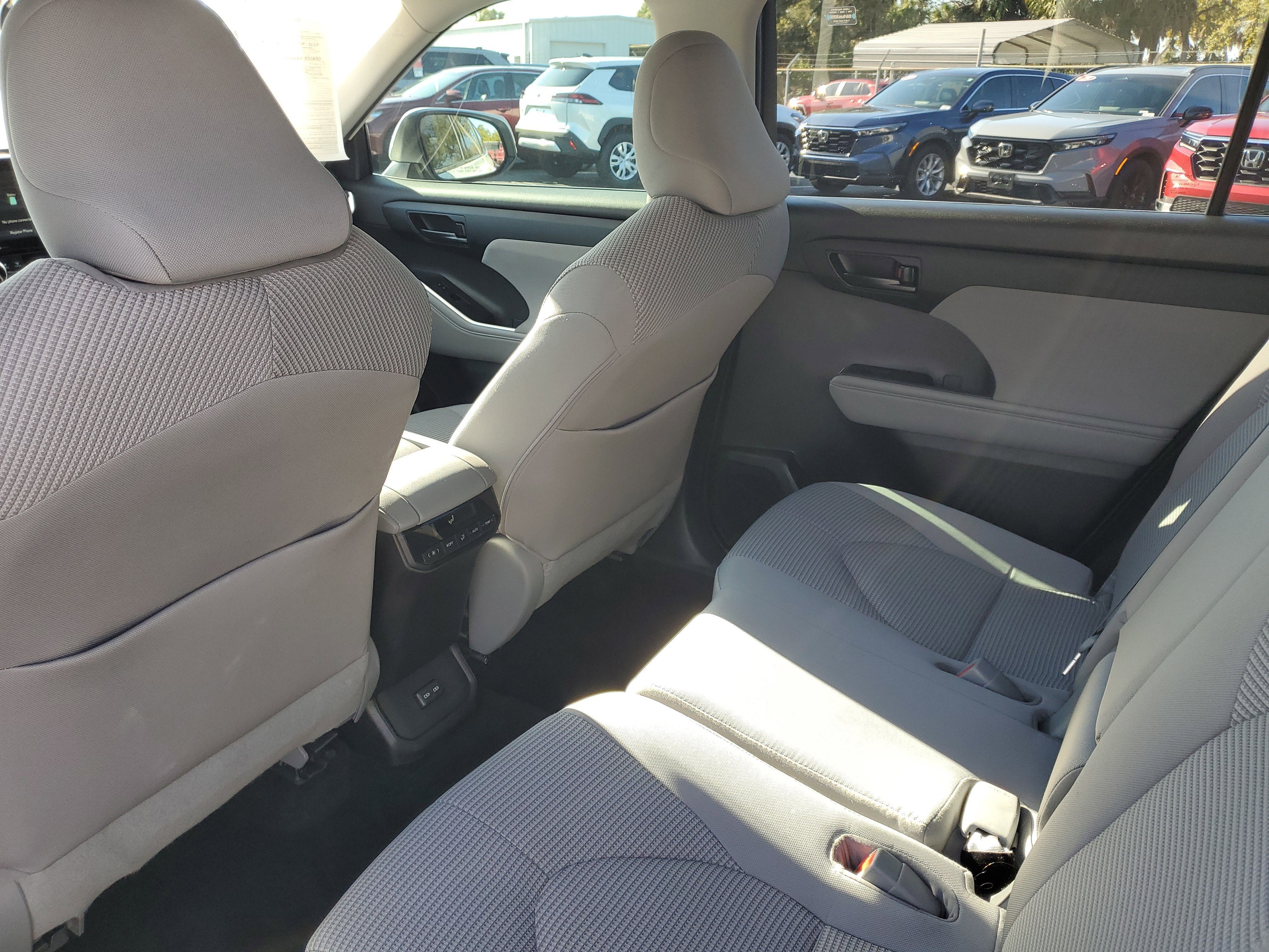 2022 Toyota Highlander Hybrid LE