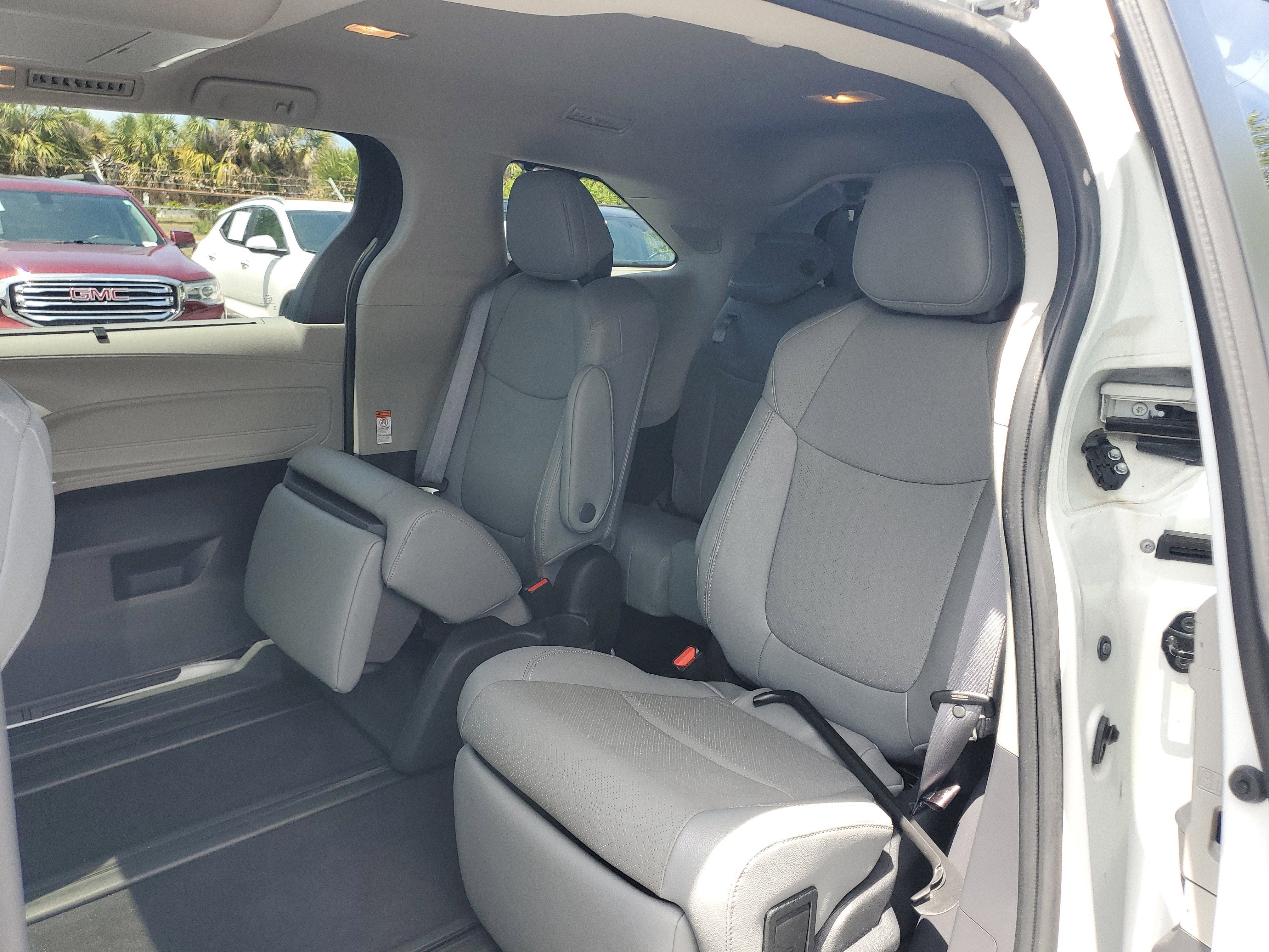 2022 Toyota Sienna Limited