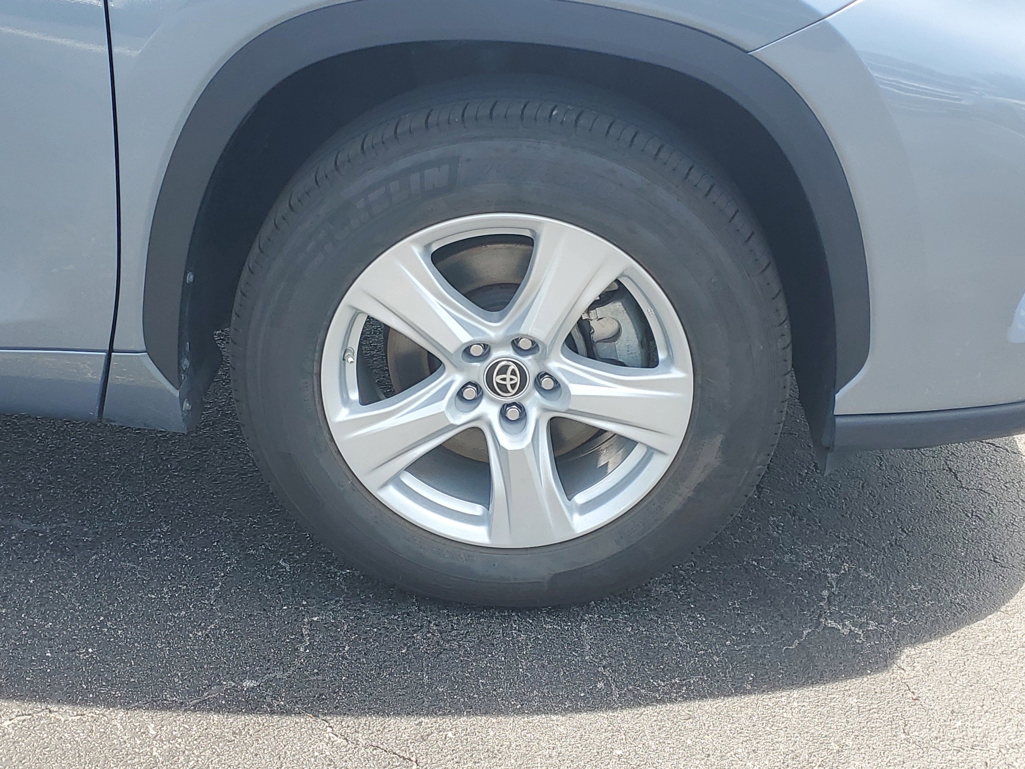 2021 Toyota Highlander L
