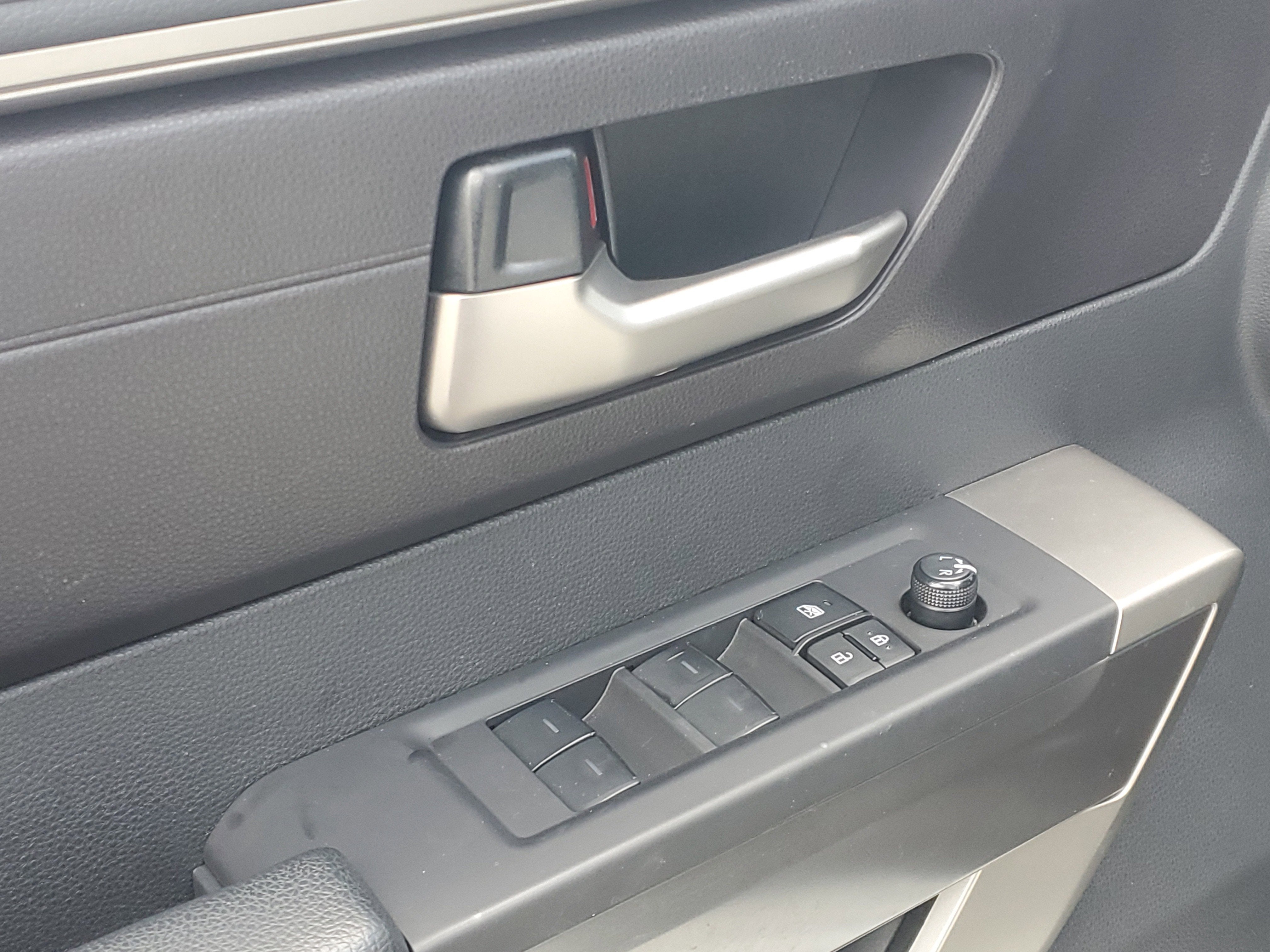 2024 Toyota Tundra 4WD SR5