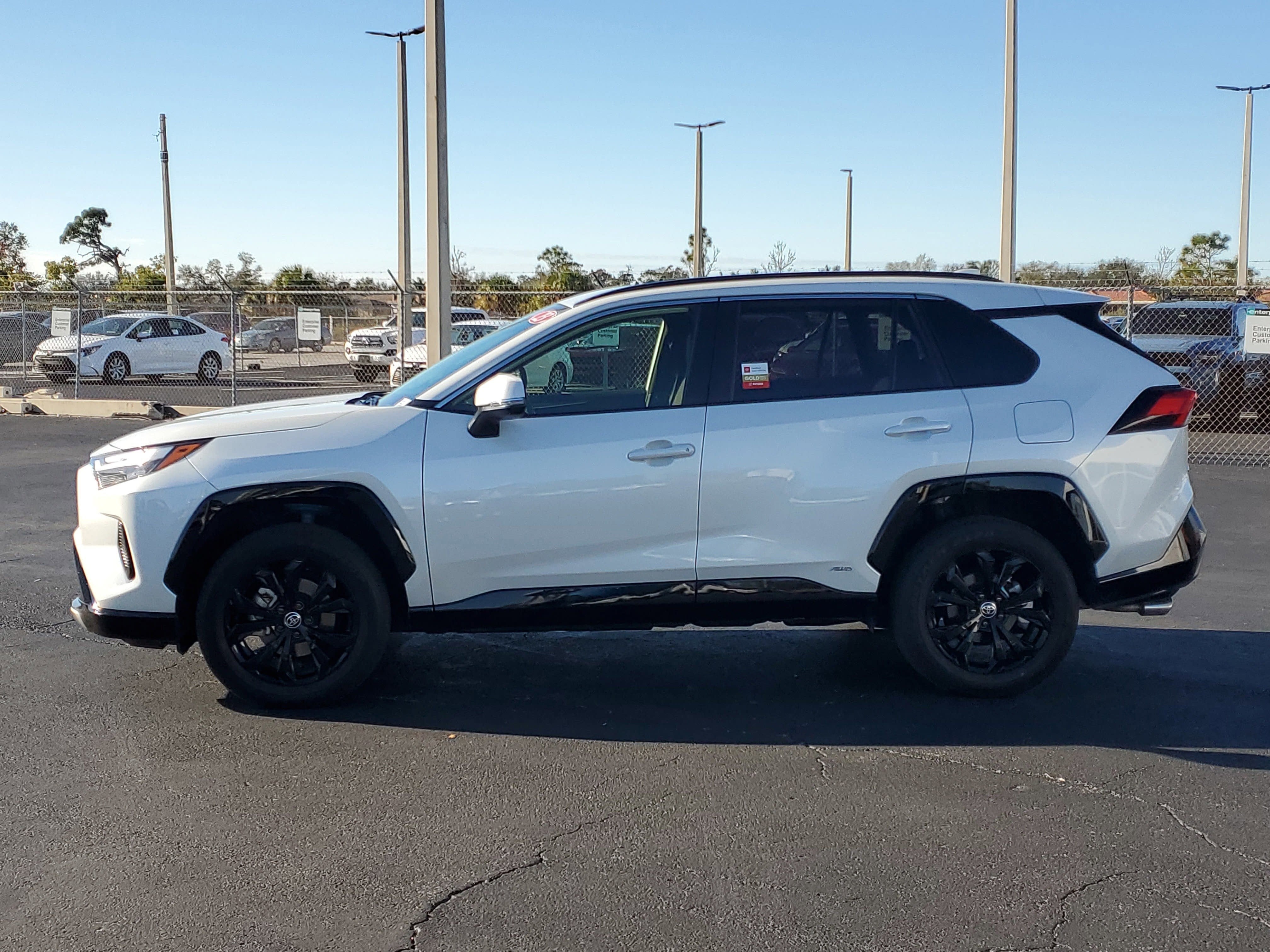 2023 Toyota RAV4 Hybrid SE