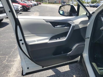2022 Toyota RAV4 Hybrid XLE Premium
