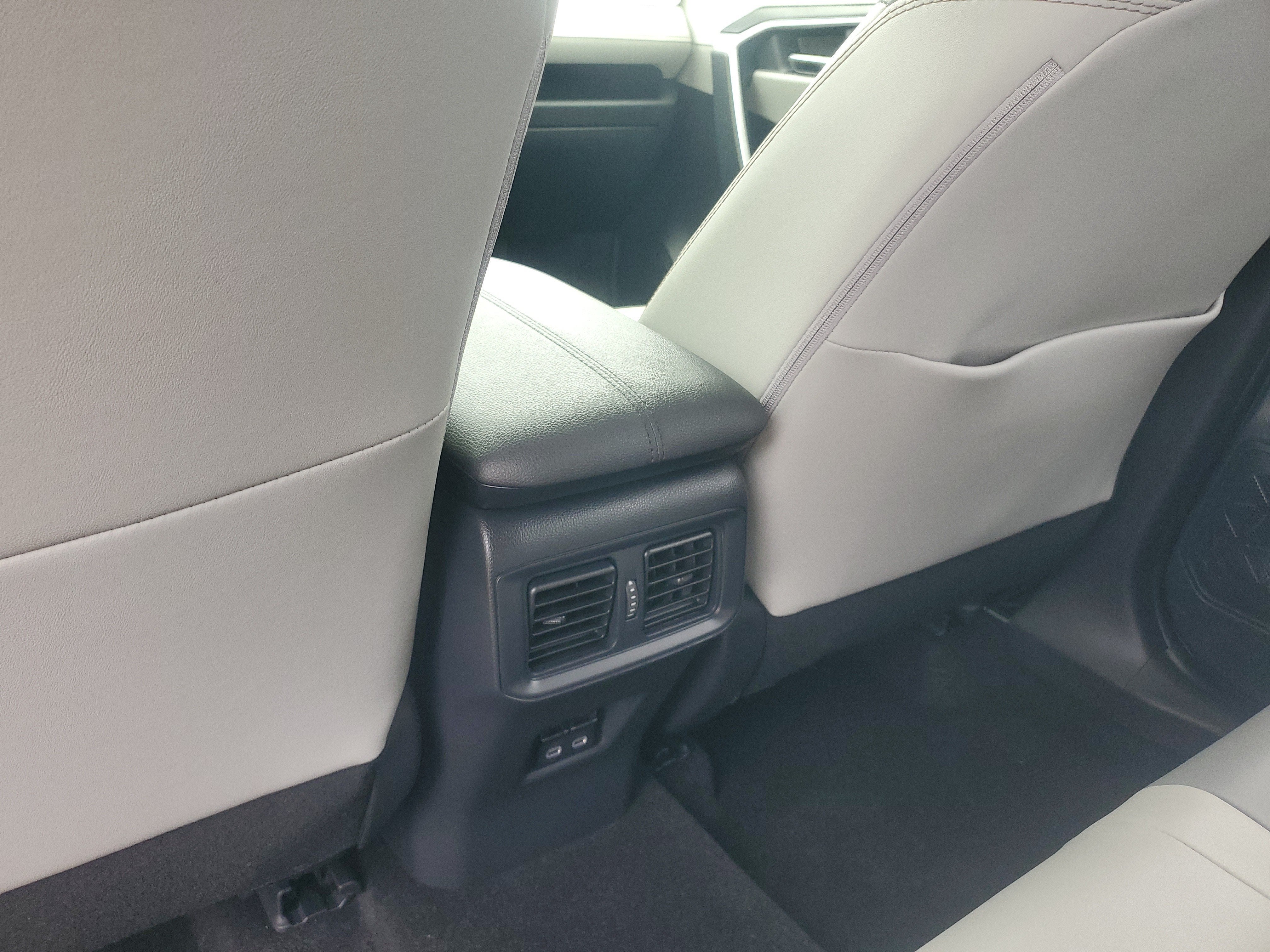 2025 Toyota RAV4 Hybrid XLE Premium