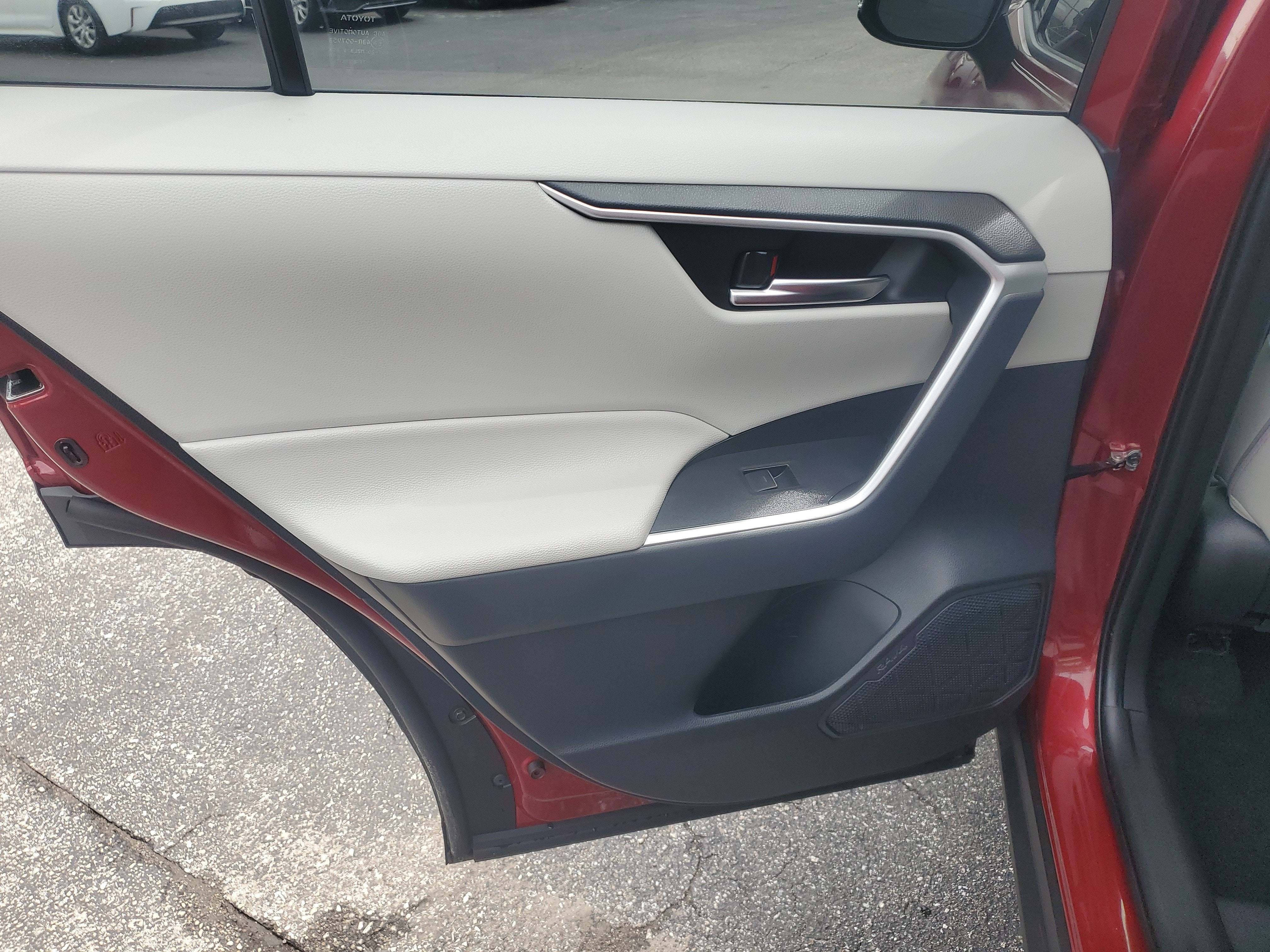 2025 Toyota RAV4 Hybrid XLE Premium