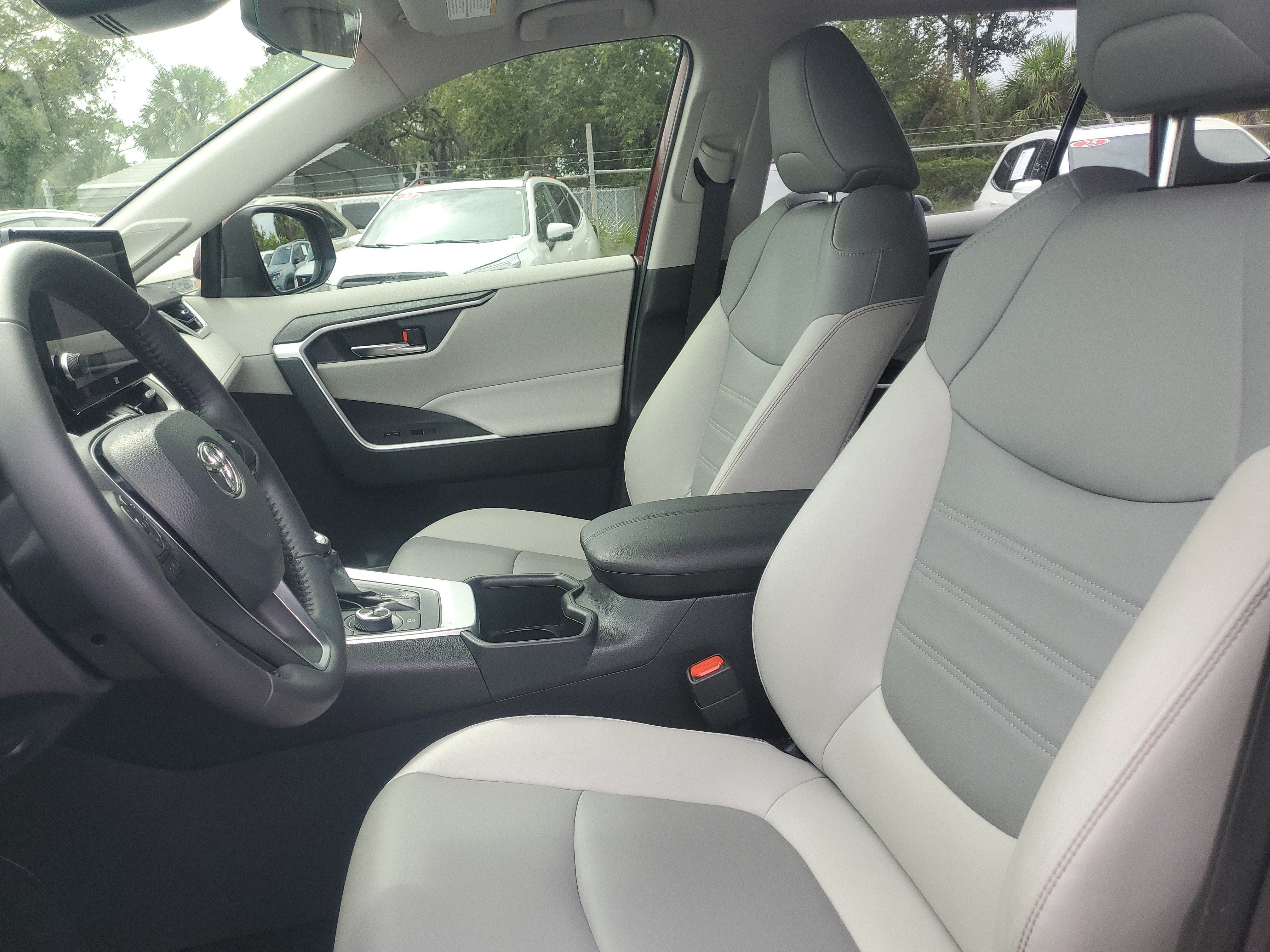 2025 Toyota RAV4 Hybrid XLE Premium
