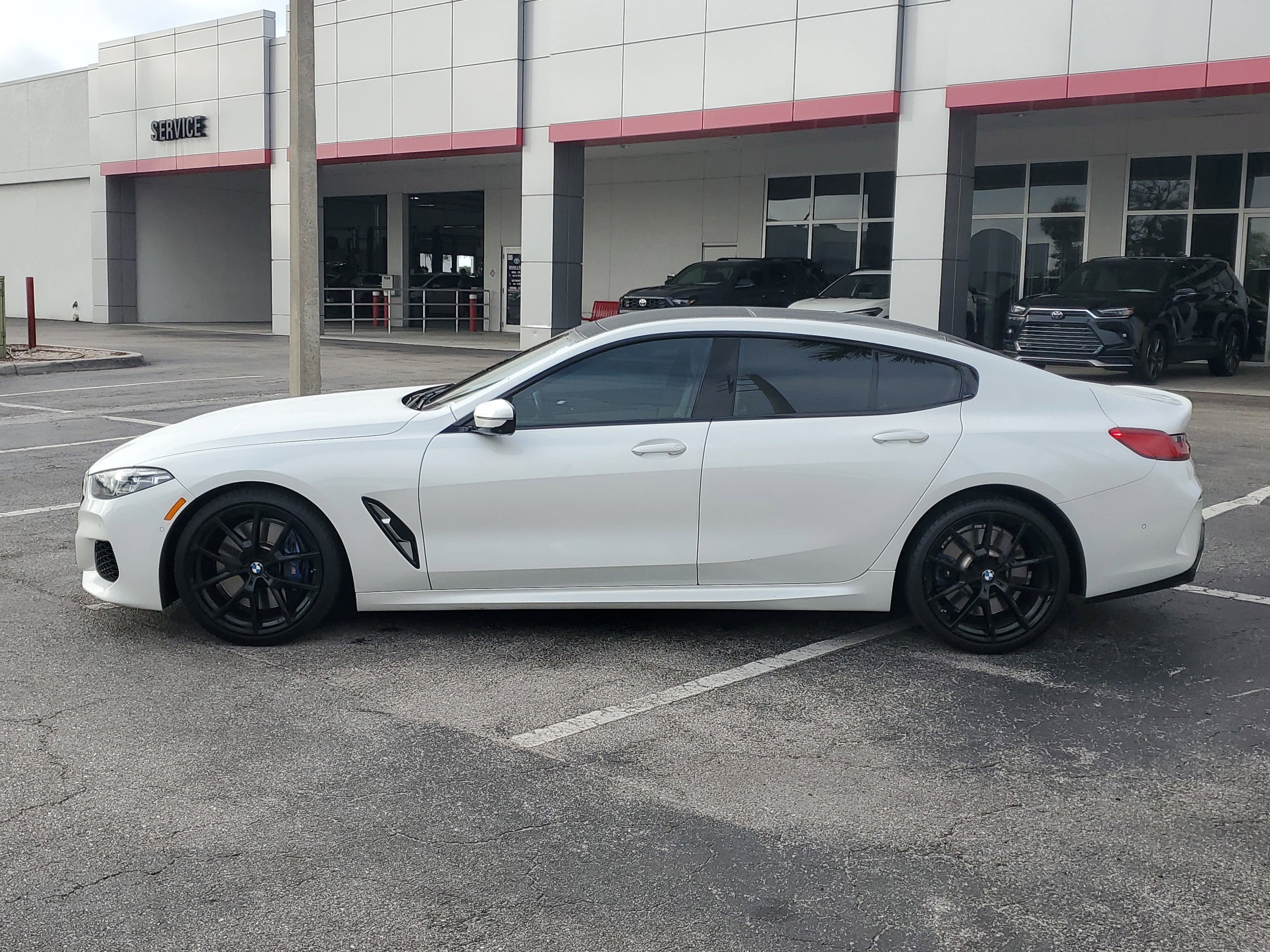 2022 BMW 8 Series 840i