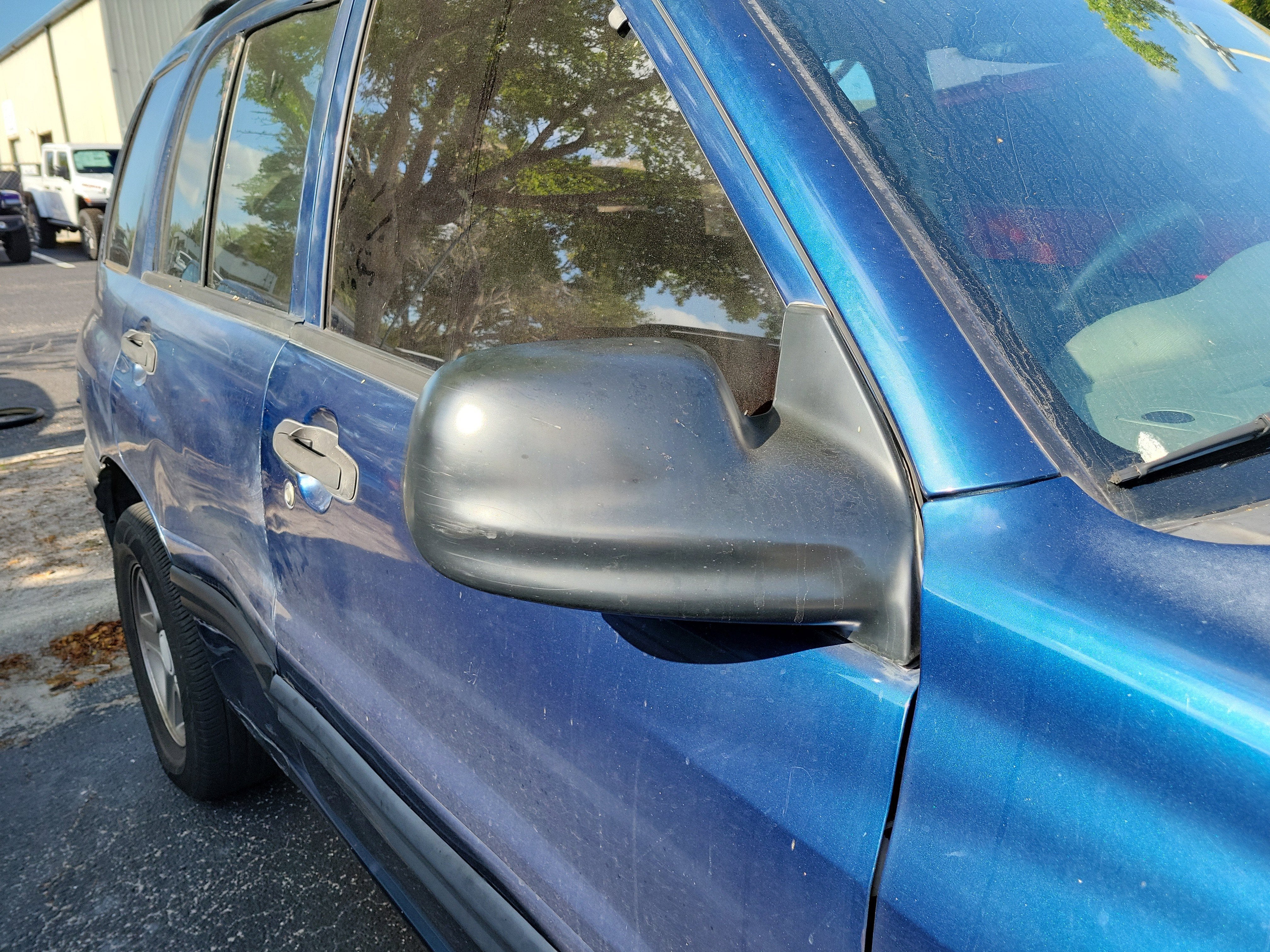 2003 Chevrolet Tracker Base