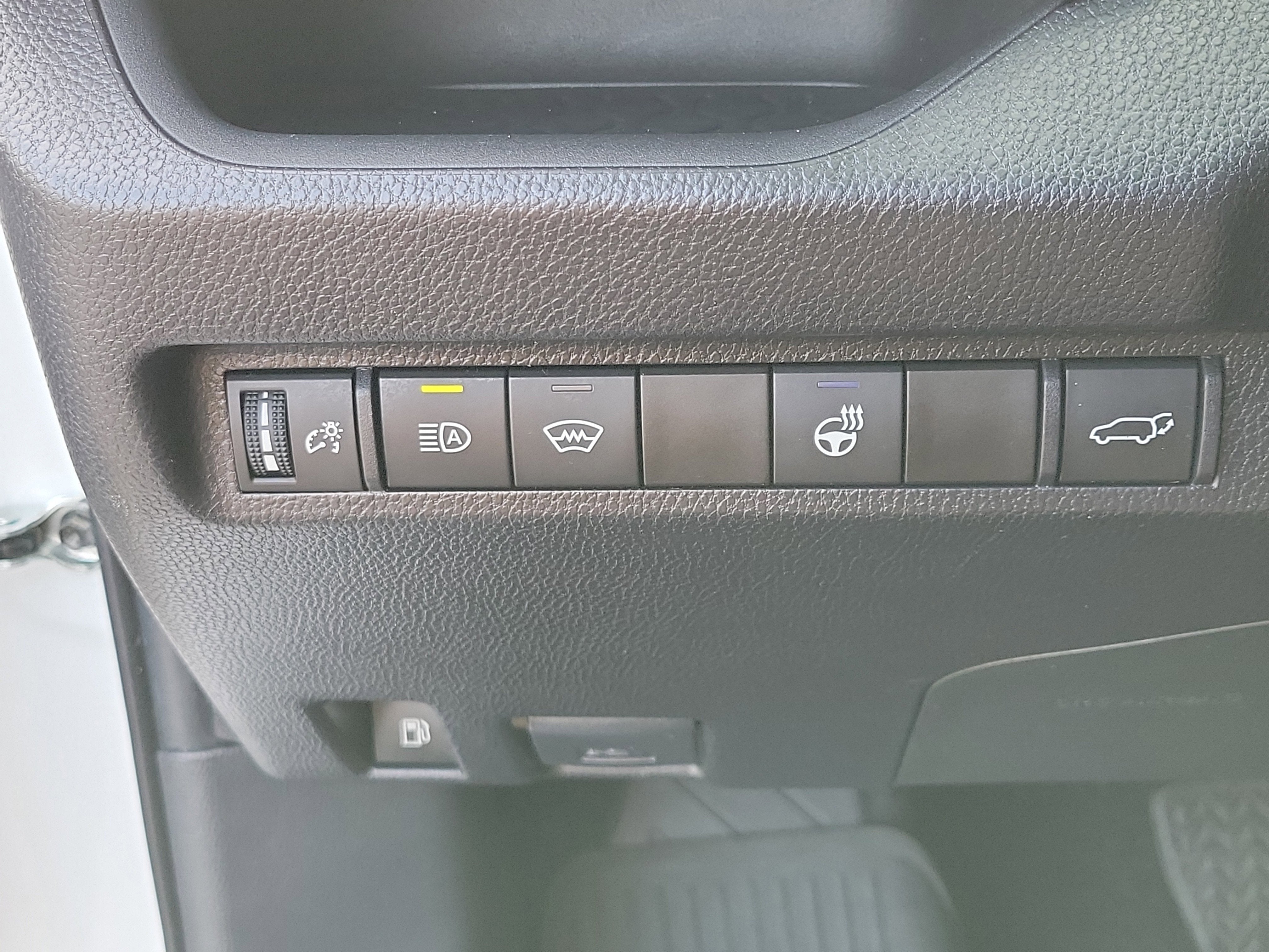 2025 Toyota RAV4 Hybrid XLE Premium