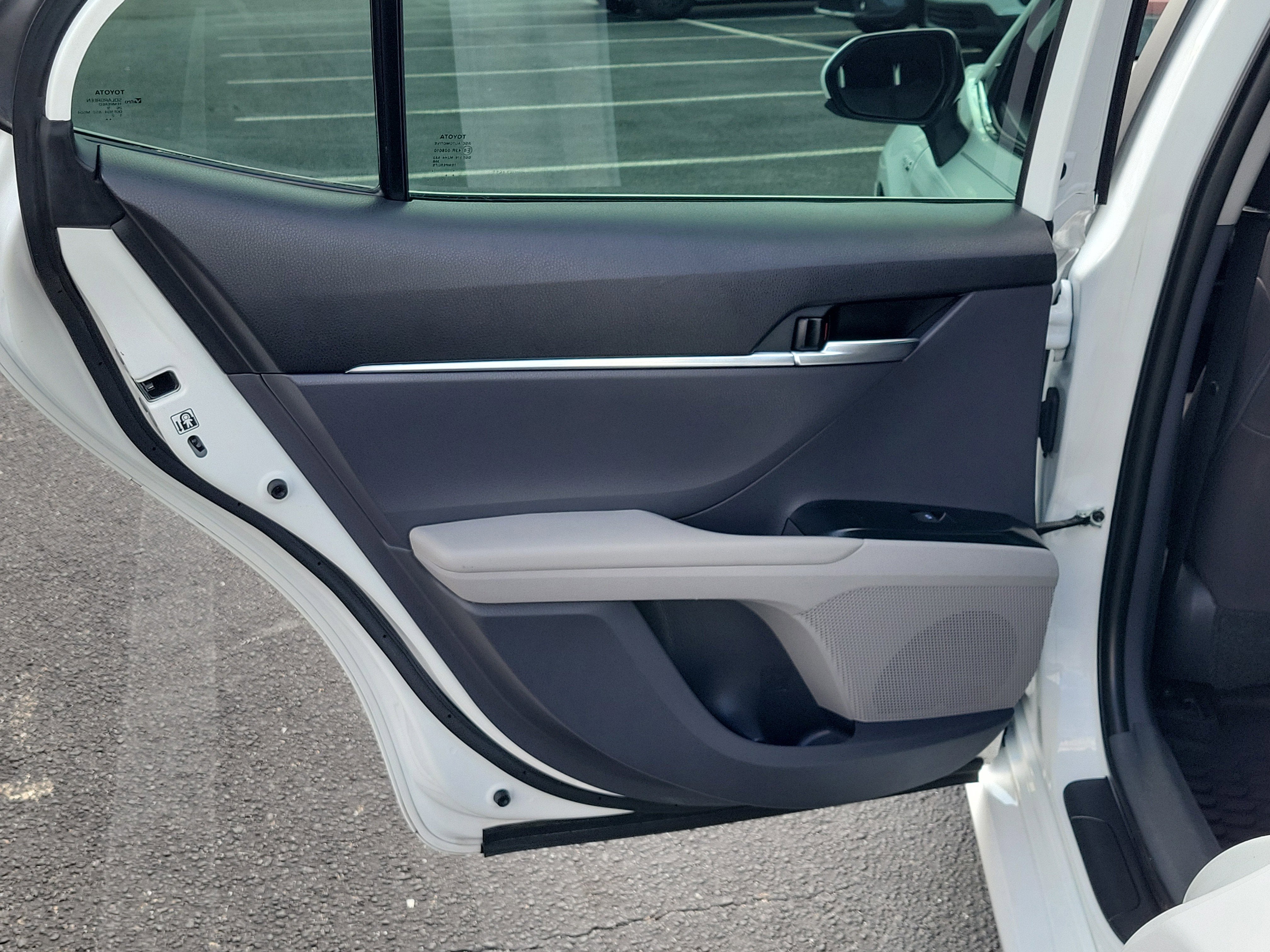 2019 Toyota Camry Hybrid LE