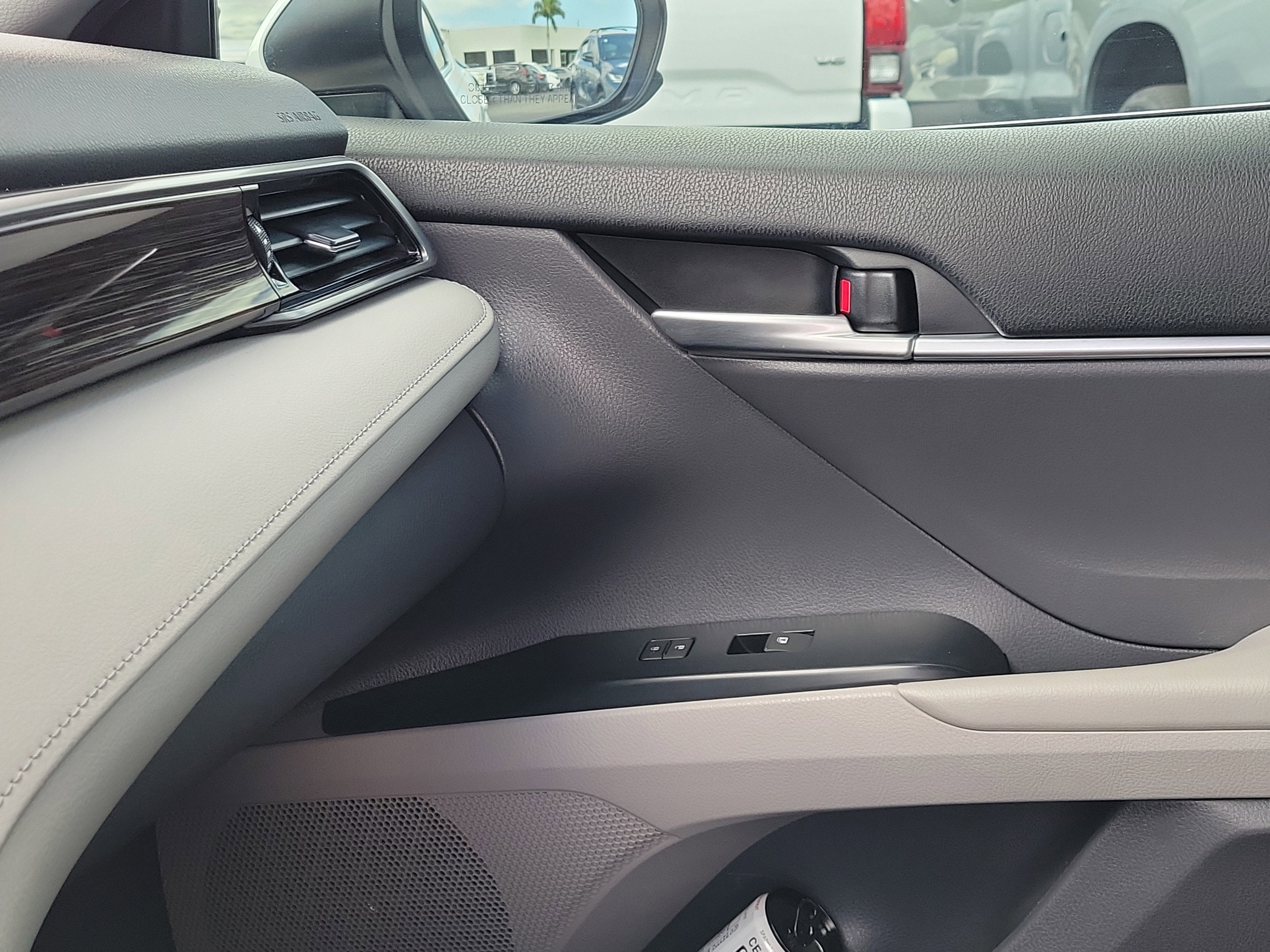 2019 Toyota Camry Hybrid LE
