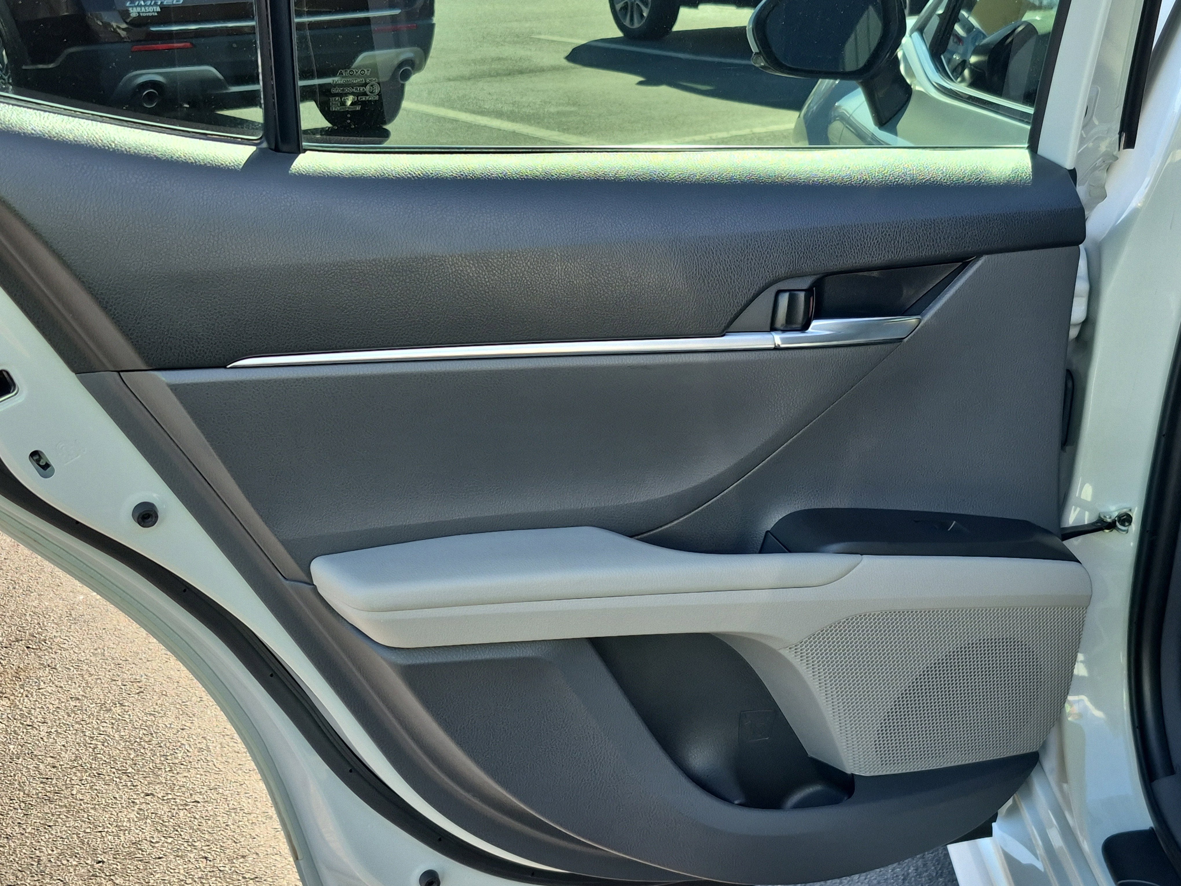 2022 Toyota Camry Hybrid SE