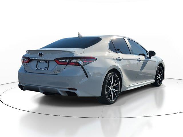 2022 Toyota Camry Hybrid SE