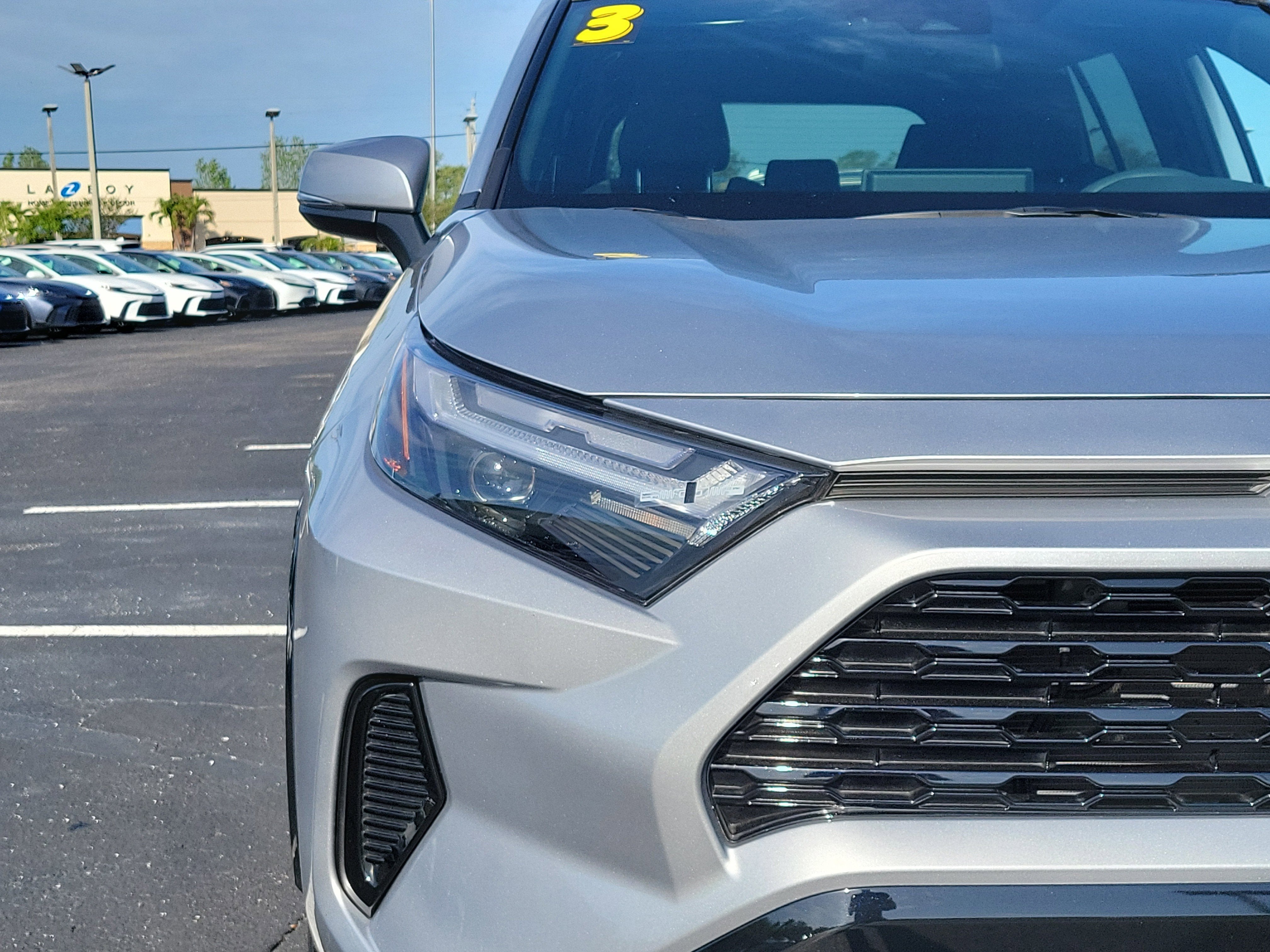 2023 Toyota RAV4 Hybrid SE