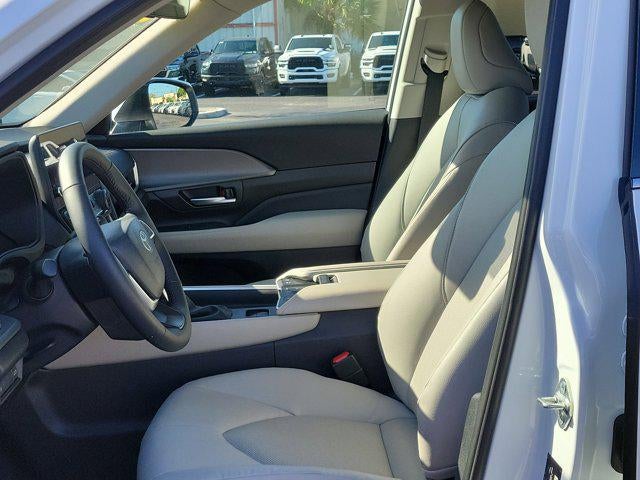 2025 Toyota Grand Highlander Hybrid XLE