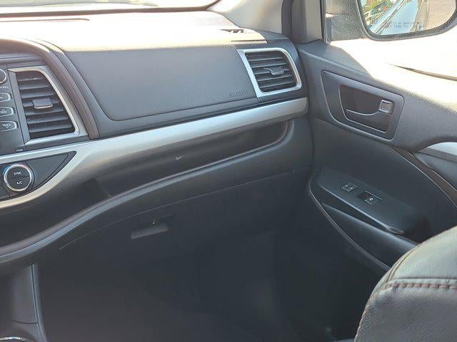 2017 Toyota Highlander LE