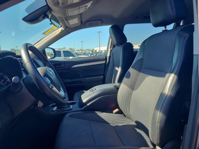 2017 Toyota Highlander LE