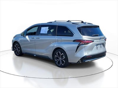 2025 Toyota Sienna Platinum