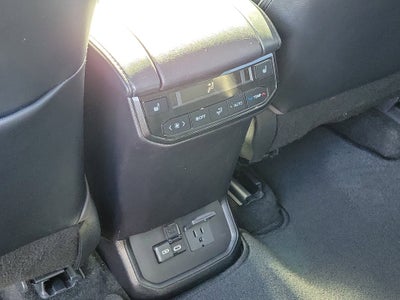 2023 Toyota Highlander Hybrid Platinum