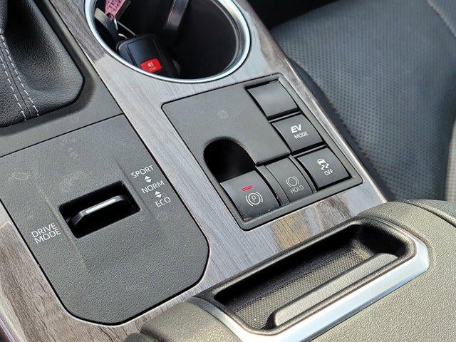 2023 Toyota Highlander Hybrid Platinum