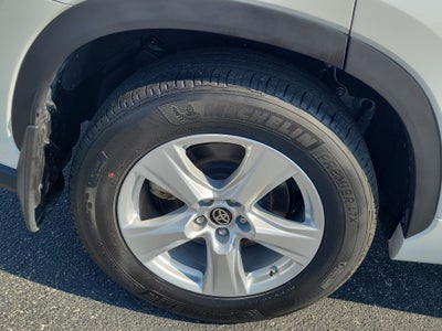 2025 Toyota Highlander LE