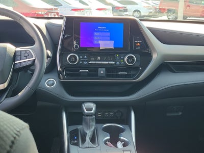 2025 Toyota Highlander LE