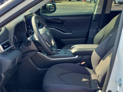 2025 Toyota Highlander LE