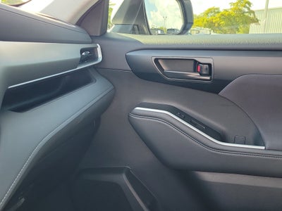 2025 Toyota Highlander LE