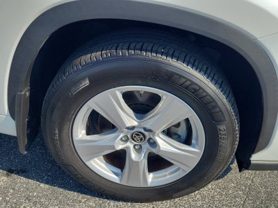 2025 Toyota Highlander LE