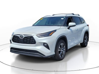2025 Toyota Highlander XLE