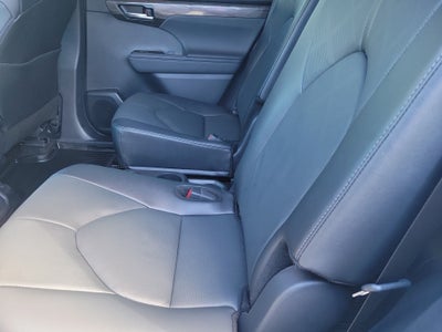 2026 Toyota Highlander Platinum