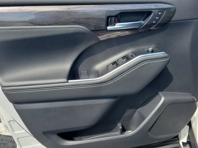 2026 Toyota Highlander Platinum
