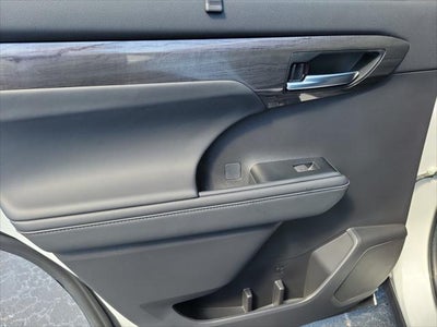 2026 Toyota Highlander Platinum