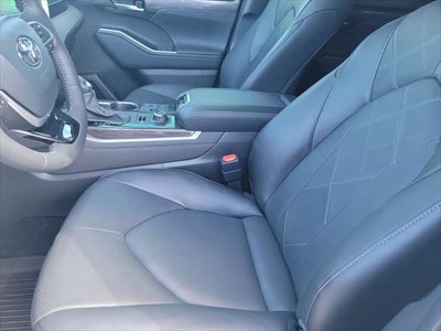 2026 Toyota Highlander Platinum