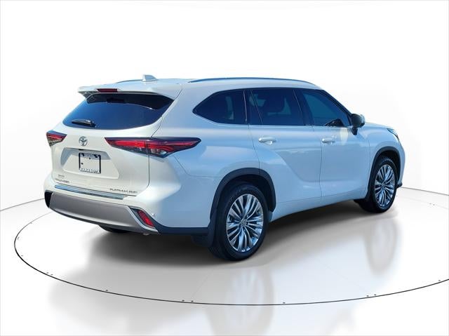 2026 Toyota Highlander Platinum