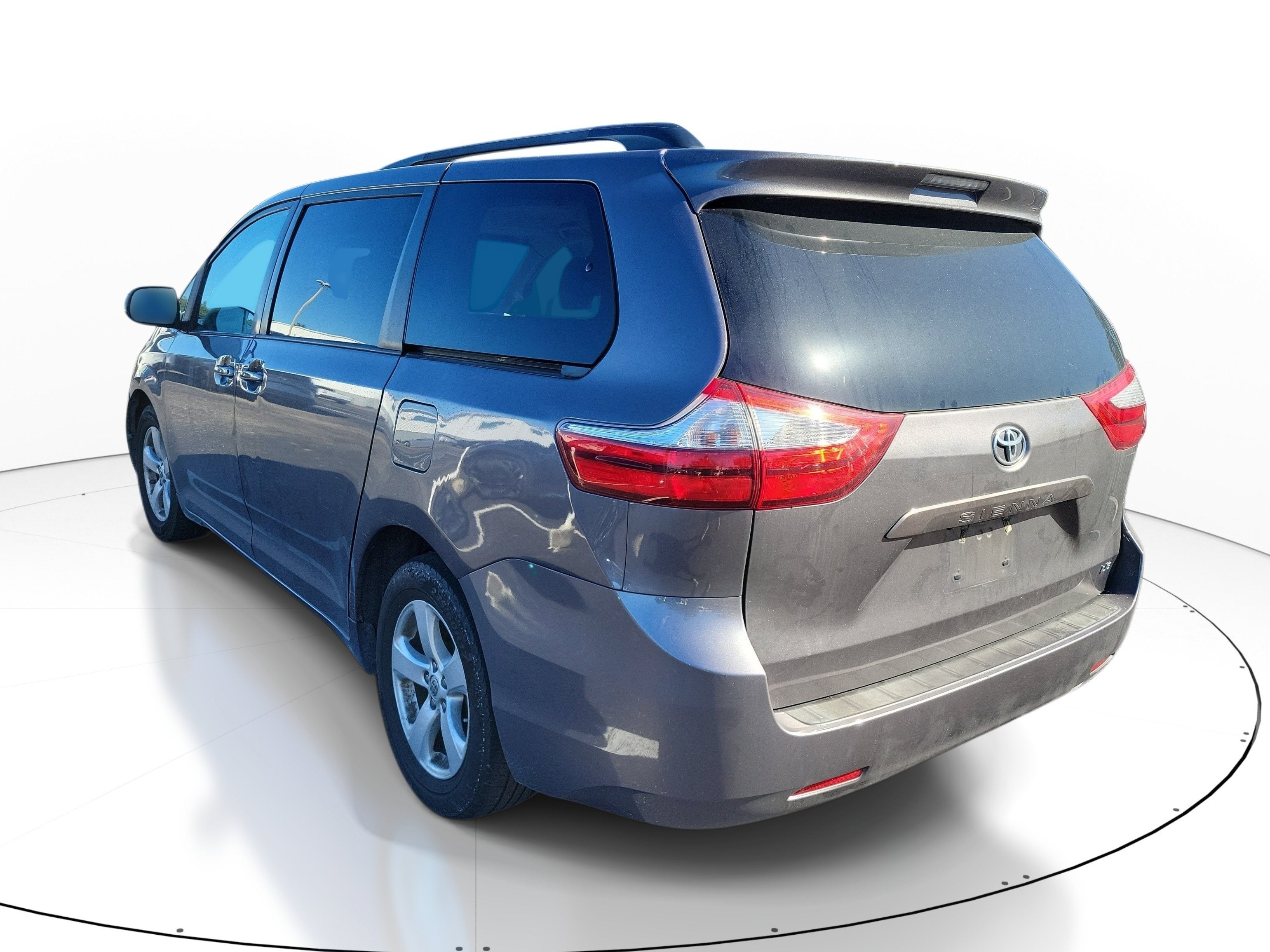 2017 Toyota Sienna LE