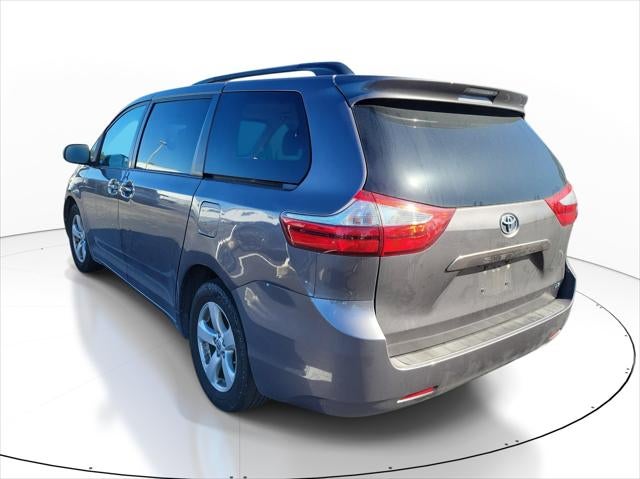 2017 Toyota Sienna LE